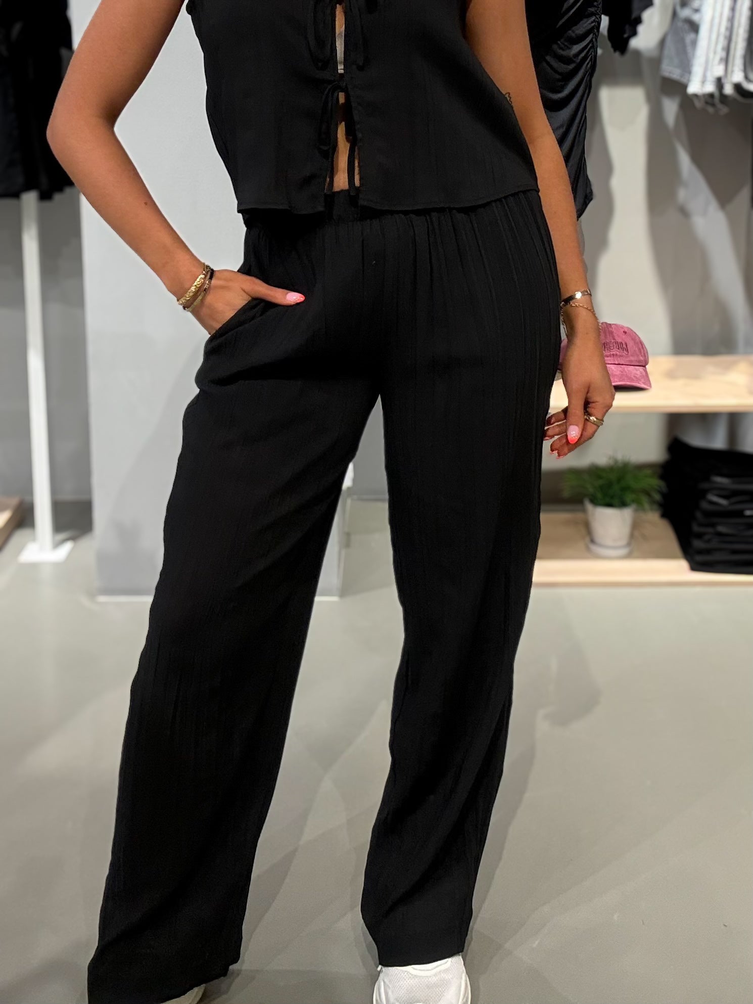 VIAPPI Trousers - Black Beauty